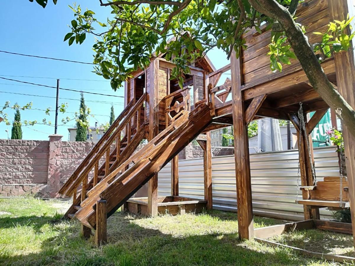 Runo Guest House Gagra Exterior photo