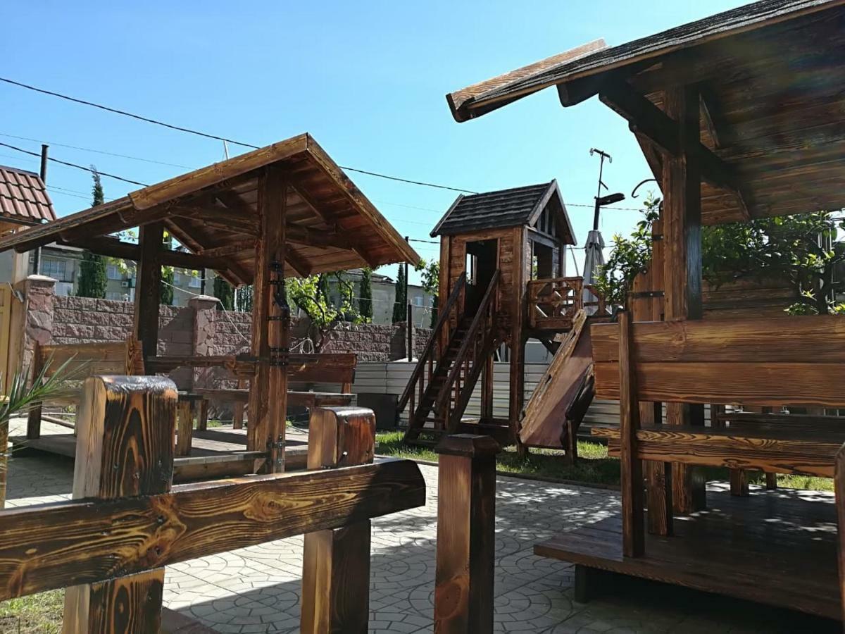 Runo Guest House Gagra Exterior photo
